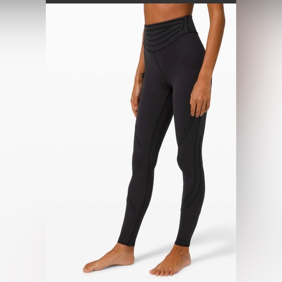 Lululemon Get In Line Super High-Rise Tight Black Everlux 28” , size 4 - Picture 9 of 12